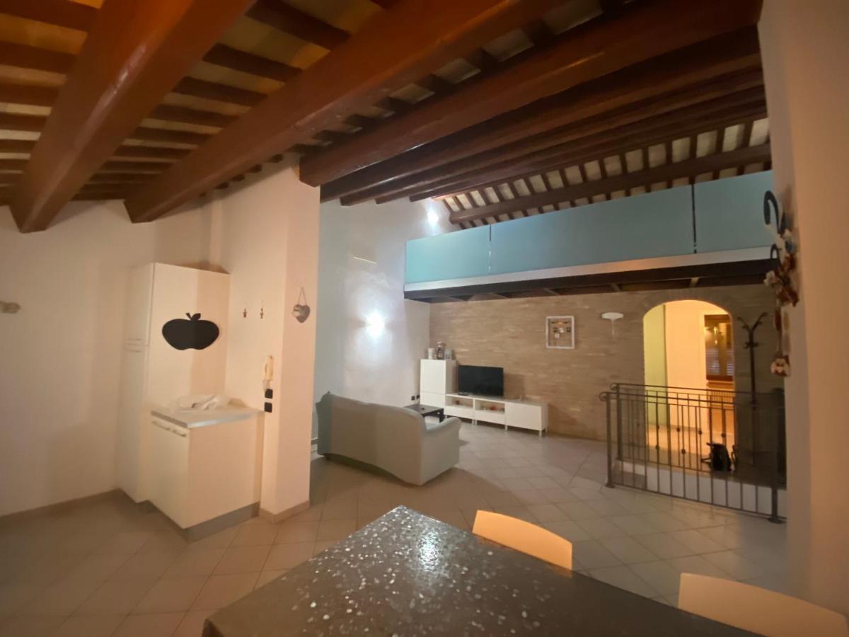 Casa Di Adele Appartement Chiaravalle Marche Buitenkant foto